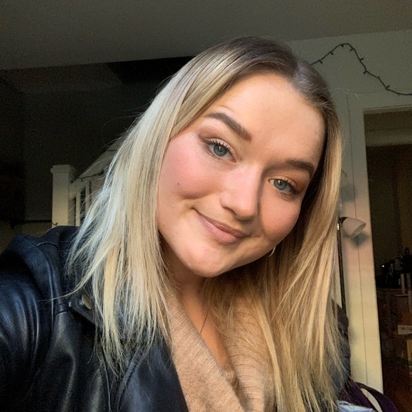 Meet your Posher, Bryn - Picture 1 of 1